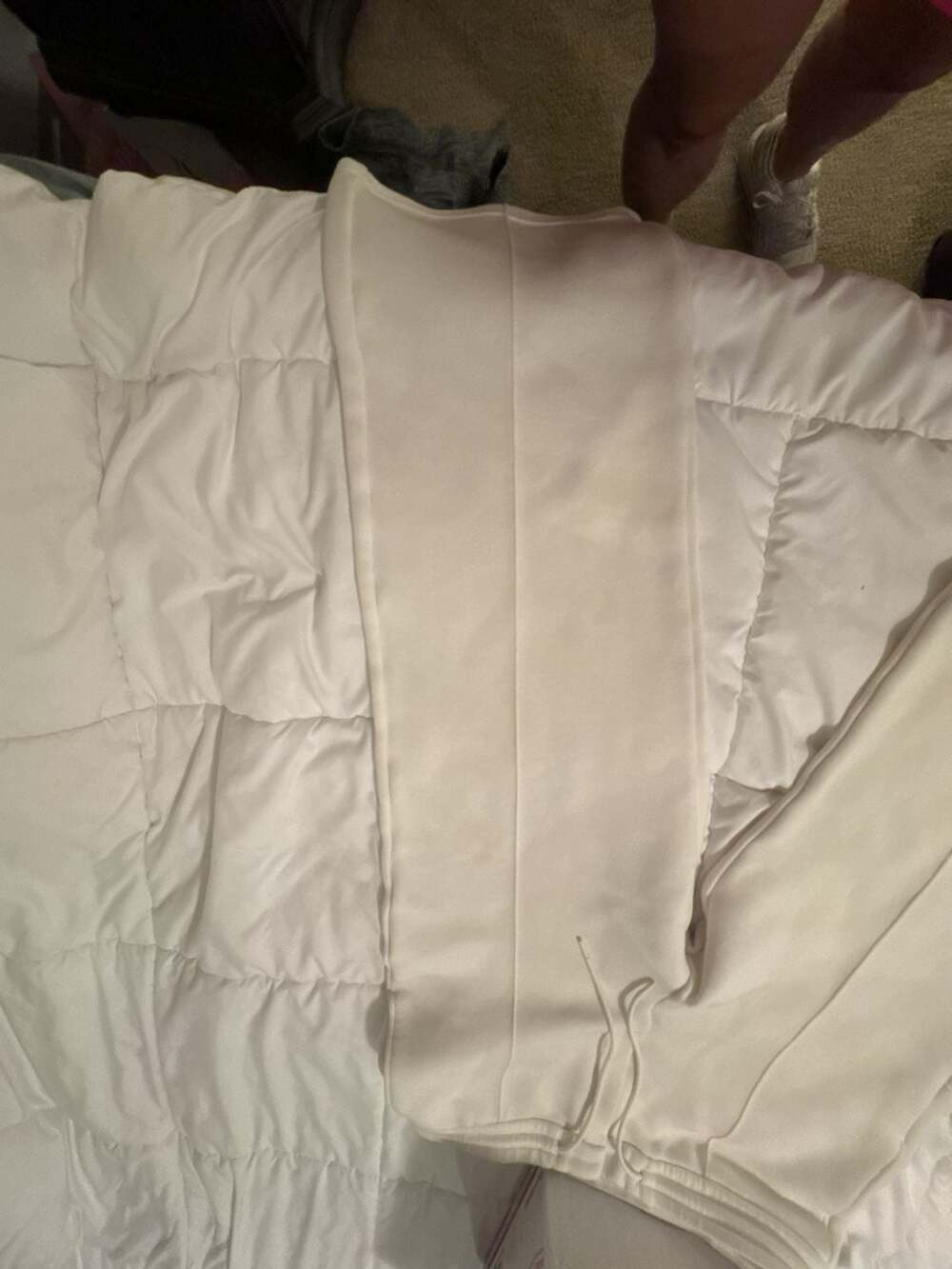 Nike Women's White Fleece Jogger Sweatpants - Picture 4 of 8
